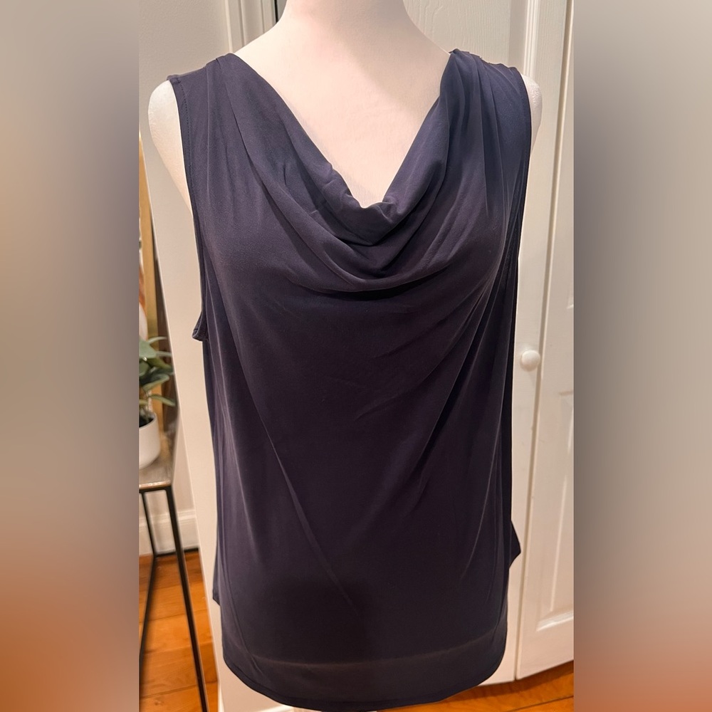 Tahari sleeveless top | navy | medium
